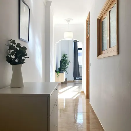 Elegant Family Flat By Canary365 דירה